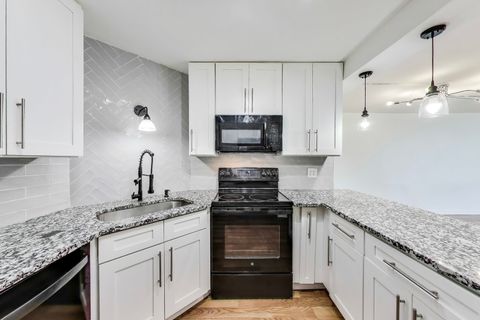 Tiny photo for 6033 N Sheridan Road #36G, Chicago, IL 60660 (MLS # 12407641)