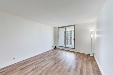 Tiny photo for 6033 N Sheridan Road #36G, Chicago, IL 60660 (MLS # 12407641)