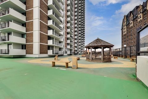 Tiny photo for 6033 N Sheridan Road #36G, Chicago, IL 60660 (MLS # 12407641)