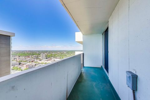 Tiny photo for 6033 N Sheridan Road #36G, Chicago, IL 60660 (MLS # 12407641)