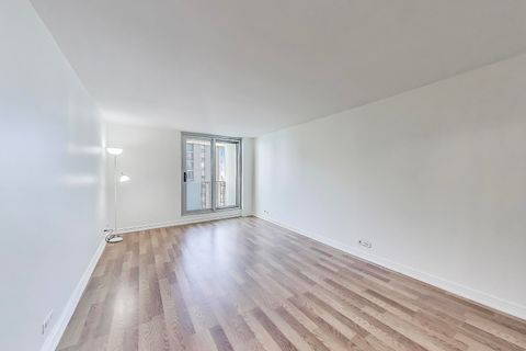 Tiny photo for 6033 N Sheridan Road #36G, Chicago, IL 60660 (MLS # 12407641)