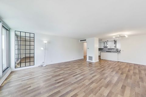 Tiny photo for 6033 N Sheridan Road #36G, Chicago, IL 60660 (MLS # 12407641)