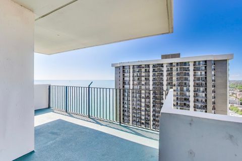 Tiny photo for 6033 N Sheridan Road #36G, Chicago, IL 60660 (MLS # 12407641)
