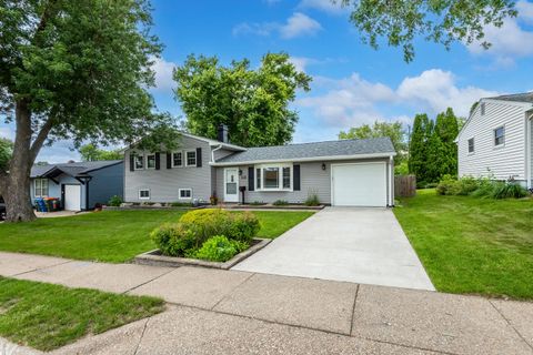 Tiny photo for 3026 W Rusholme Street, Davenport, IA 52804 (MLS # 12681926)