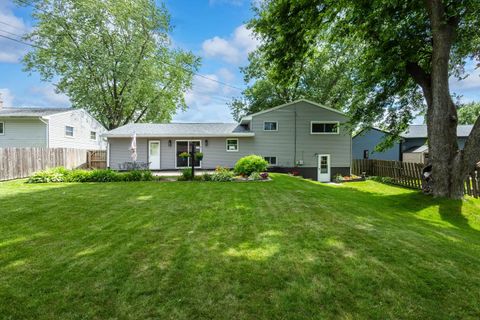 Tiny photo for 3026 W Rusholme Street, Davenport, IA 52804 (MLS # 12681926)
