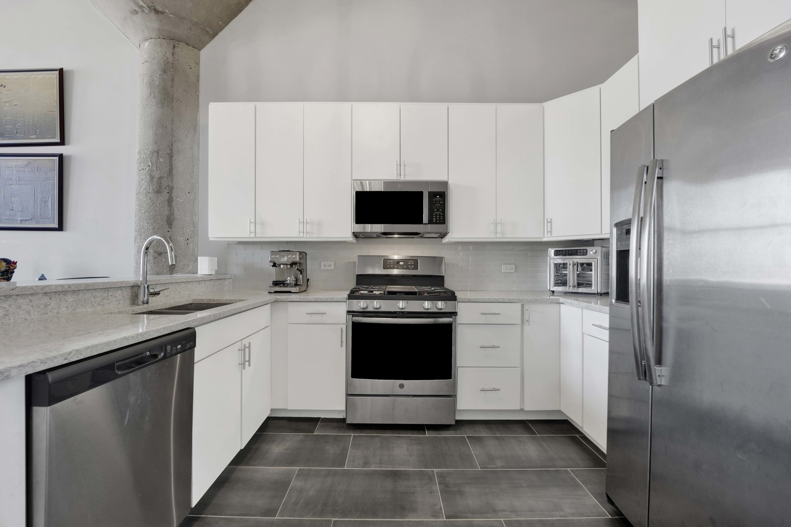 320 E 21ST Street 504