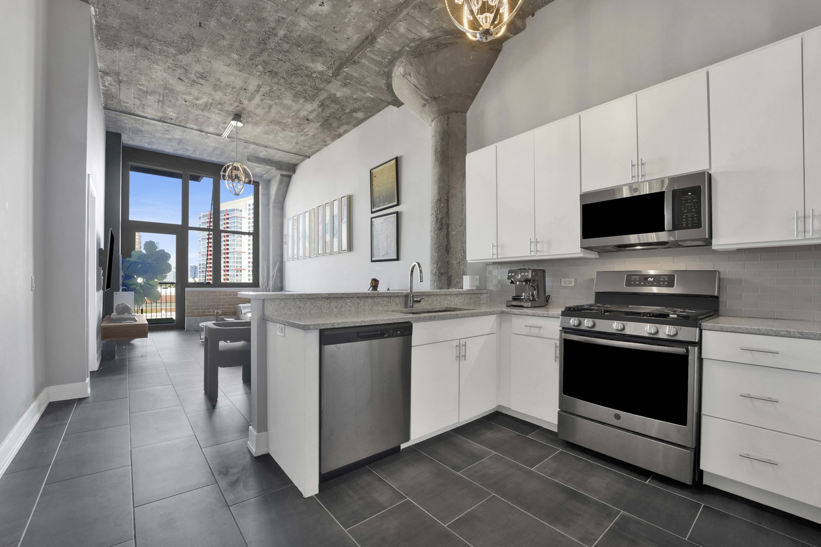 320 E 21ST Street 504