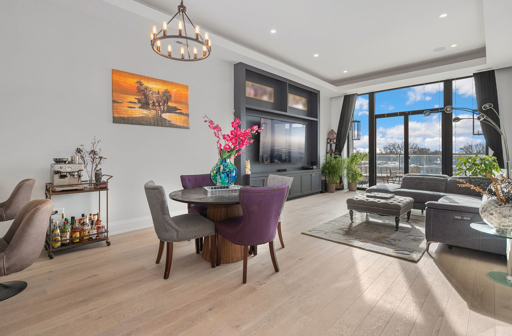 3057 N Lincoln Avenue 4C