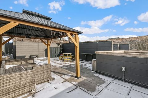 Tiny photo for 3057 N Lincoln Avenue #4C, Chicago, IL 60657 (MLS # 12550879)