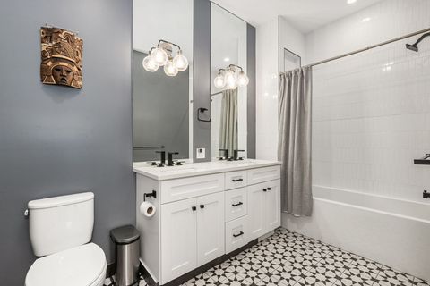 Tiny photo for 3057 N Lincoln Avenue #4C, Chicago, IL 60657 (MLS # 12550879)