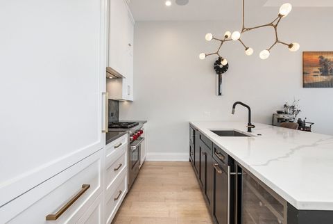 Tiny photo for 3057 N Lincoln Avenue #4C, Chicago, IL 60657 (MLS # 12550879)