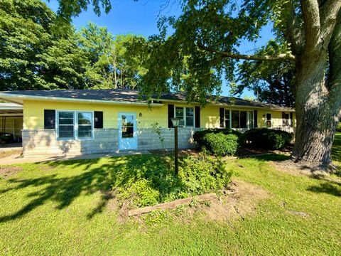 Tiny photo for 9857 Highway 45, Flora, IL 62839 (MLS # 12685197)