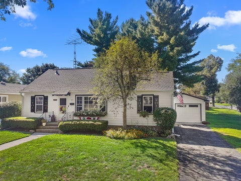Photo of 523 Highland Avenue, Woodstock, IL 60098 (MLS # 12737474)