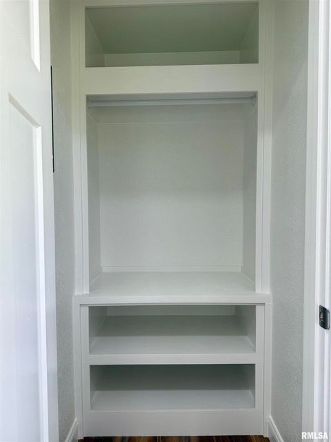 Tiny photo for 744 AIRPORT Road, Metropolis, IL 62960 (MLS # EB459927)