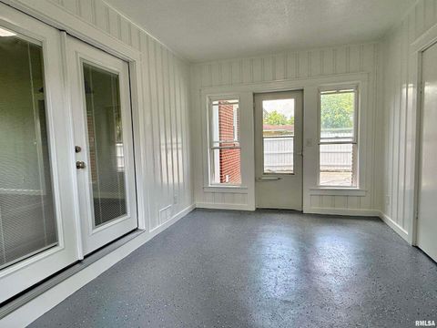 Tiny photo for 744 AIRPORT Road, Metropolis, IL 62960 (MLS # EB459927)