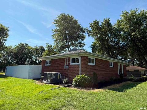 Tiny photo for 744 AIRPORT Road, Metropolis, IL 62960 (MLS # EB459927)