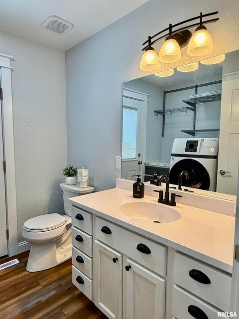 Tiny photo for 744 AIRPORT Road, Metropolis, IL 62960 (MLS # EB459927)