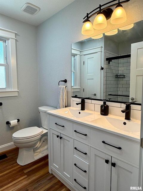 Tiny photo for 744 AIRPORT Road, Metropolis, IL 62960 (MLS # EB459927)