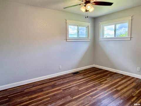 Tiny photo for 744 AIRPORT Road, Metropolis, IL 62960 (MLS # EB459927)