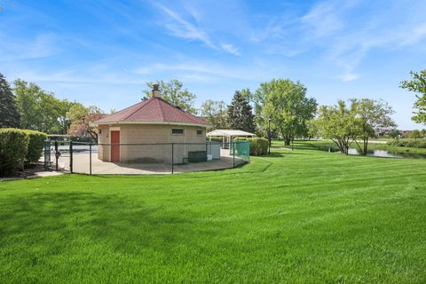 Tiny photo for 20 N Tower Road #9C, Oak Brook, IL 60523 (MLS # 12631657)