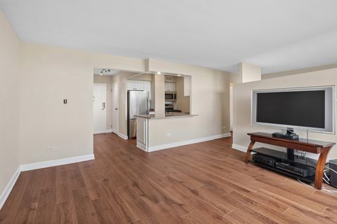 Tiny photo for 20 N Tower Road #9C, Oak Brook, IL 60523 (MLS # 12631657)