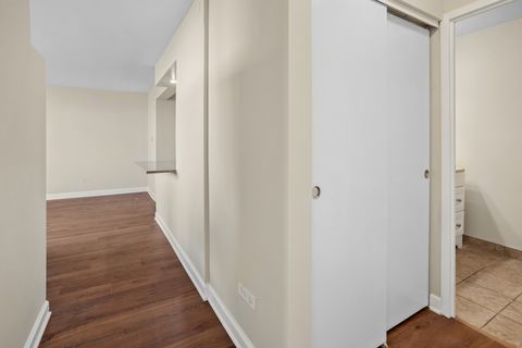 Tiny photo for 20 N Tower Road #9C, Oak Brook, IL 60523 (MLS # 12631657)
