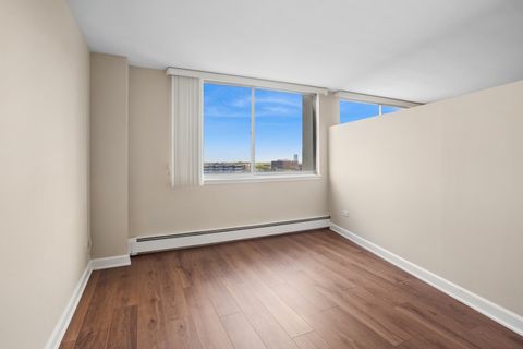 Tiny photo for 20 N Tower Road #9C, Oak Brook, IL 60523 (MLS # 12631657)
