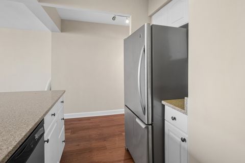 Tiny photo for 20 N Tower Road #9C, Oak Brook, IL 60523 (MLS # 12631657)