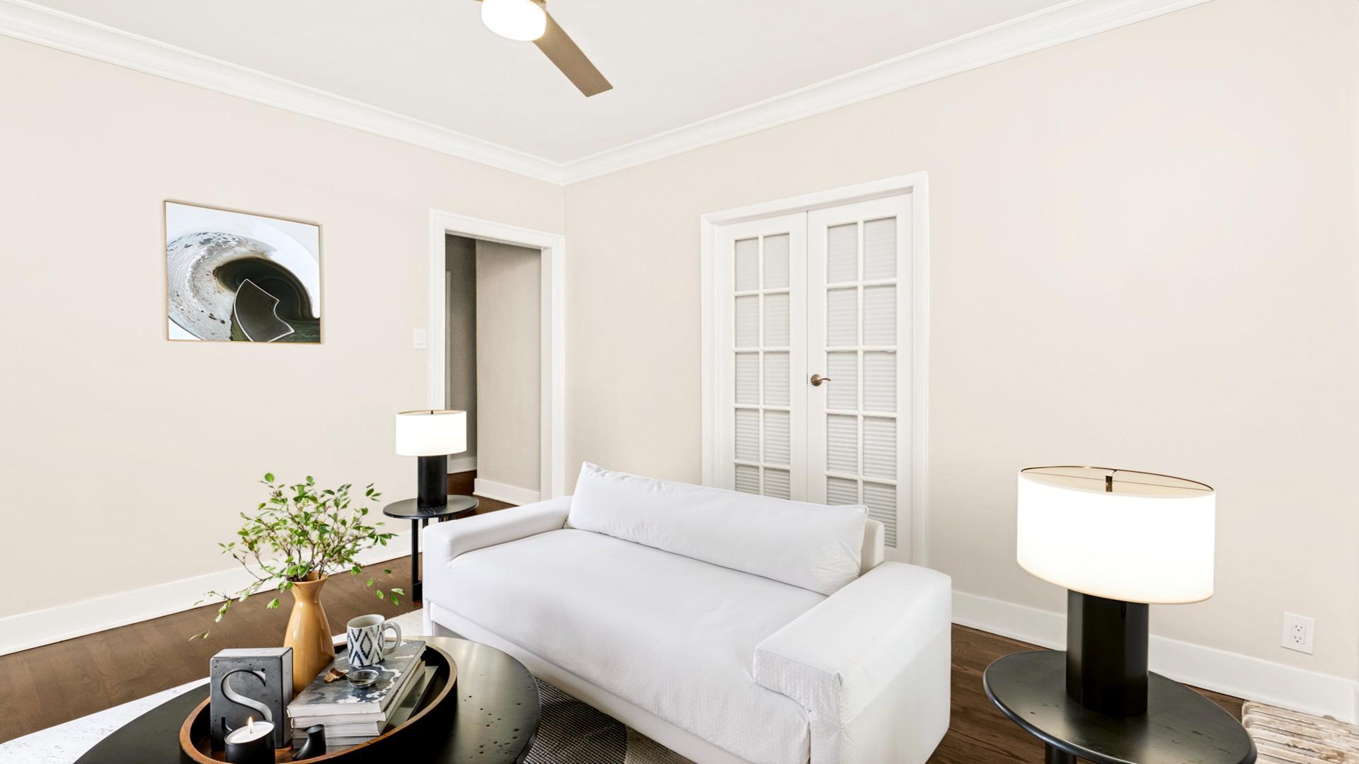 6940 W MEDILL Avenue 2E