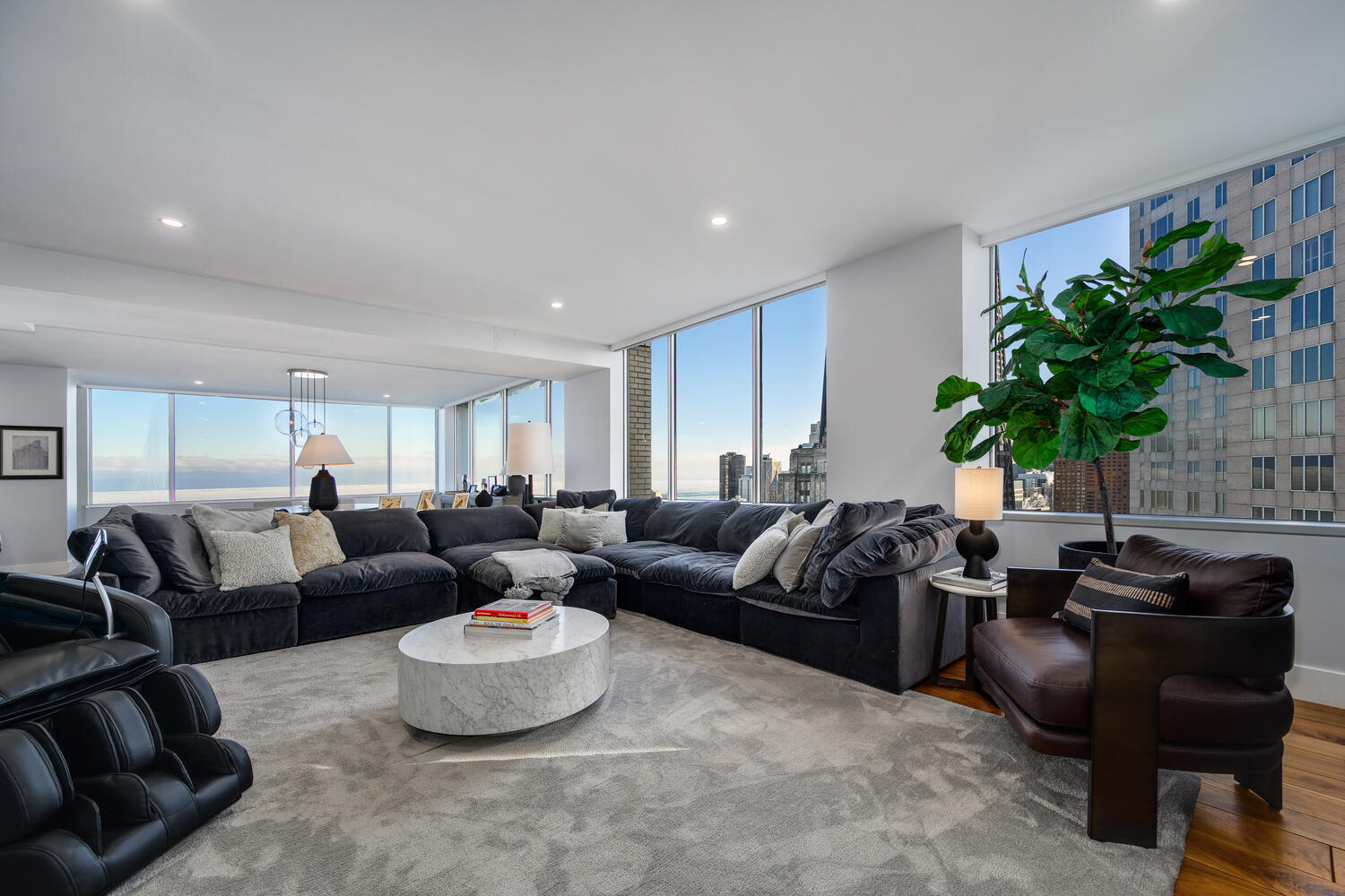 1000 N LAKE SHORE Plaza 47AB