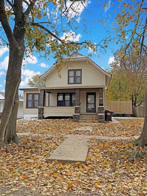 Photo of 1241 W Pleasant Street, Freeport, IL 61032 (MLS # 12517654)