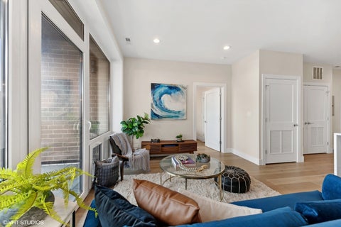 Tiny photo for 2342 W Adams Street #402, Chicago, IL 60612 (MLS # 12774742)