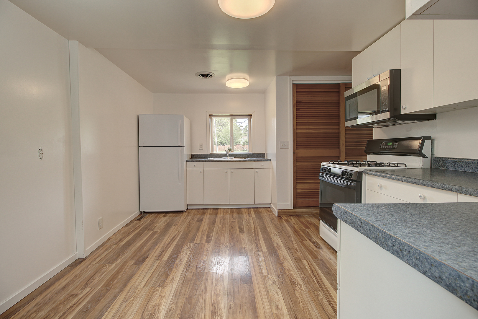 416 E MAIN Street
