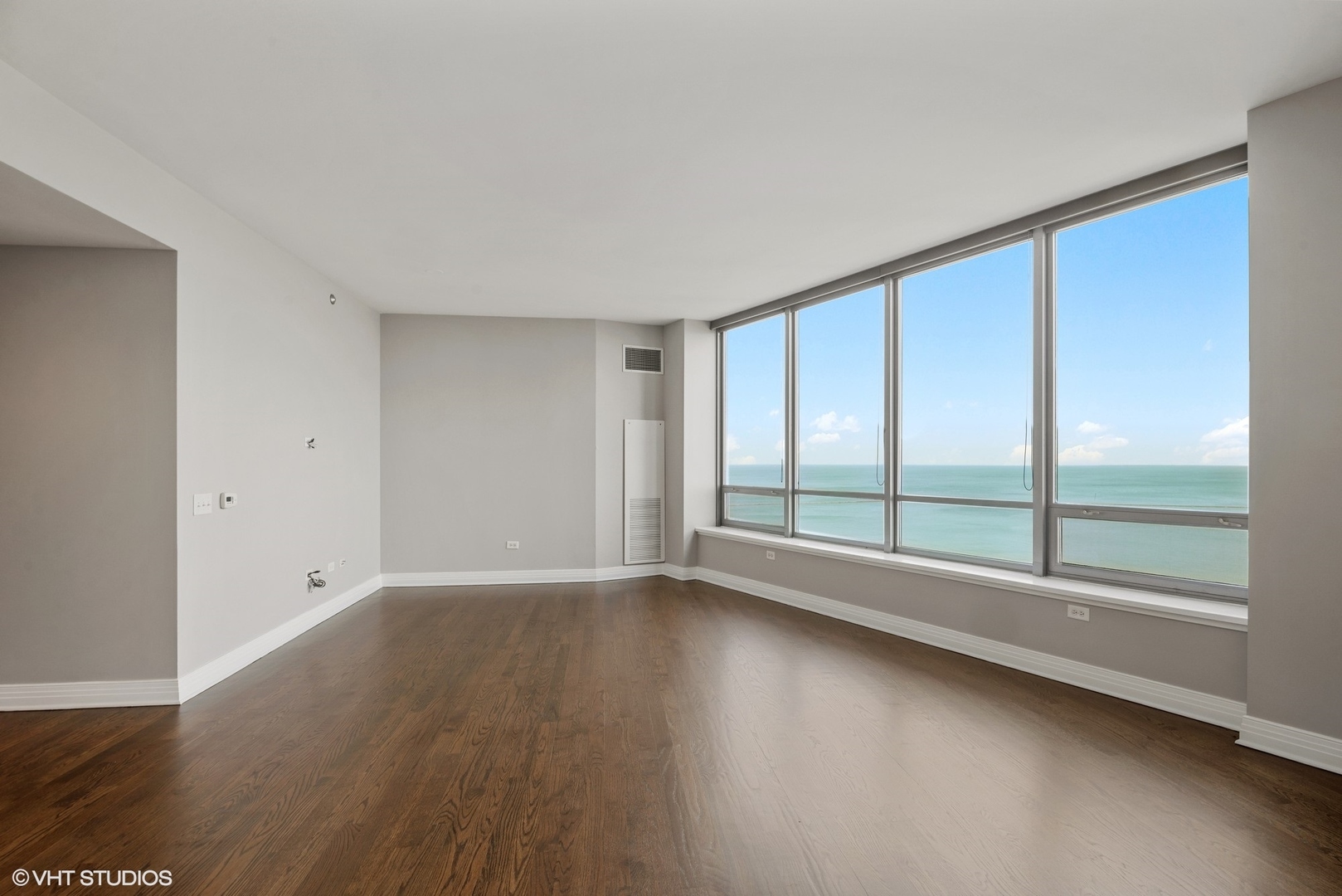600 N LAKE SHORE Drive 2004