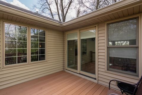 Tiny photo for 8 Briarwood Lane, Rock Island, IL 61201 (MLS # 12624026)