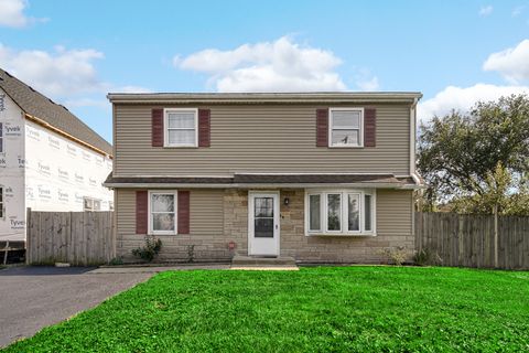 Tiny photo for 25W277 Doris Avenue, Carol Stream, IL 60188 (MLS # 12538968)