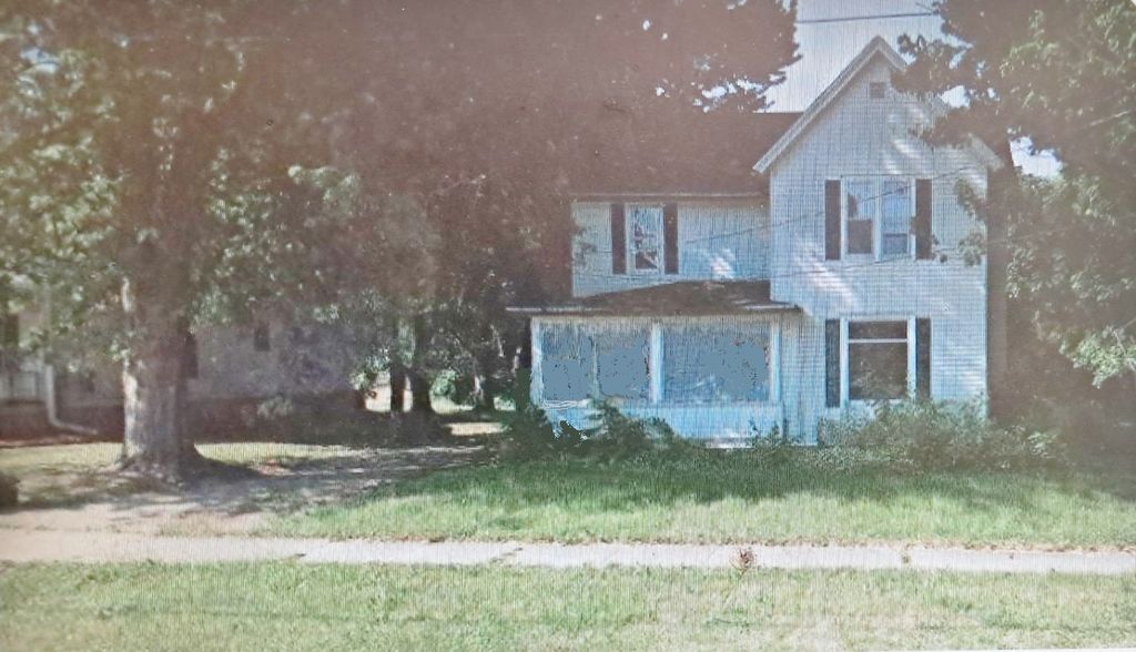 Photo for 501 W Main Street W, Morrison, IL 61270 (MLS # 12458026)