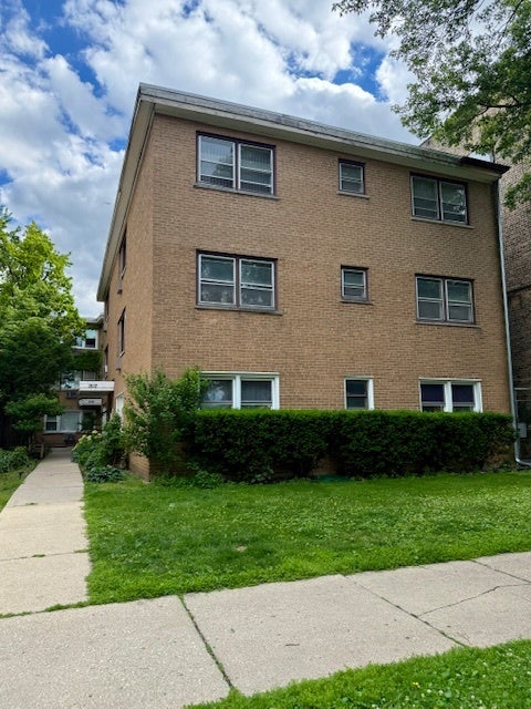 1517 W Lunt Avenue 2A
