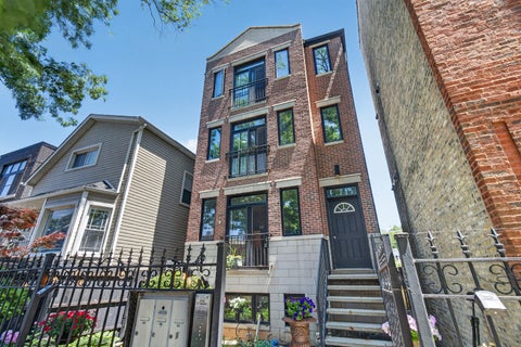Photo of 2709 N Campbell Avenue #1, Chicago, IL 60647 (MLS # 12758400)