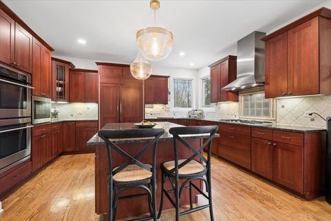 Tiny photo for 3 Elsinoor Drive, Lincolnshire, IL 60069 (MLS # 12609895)