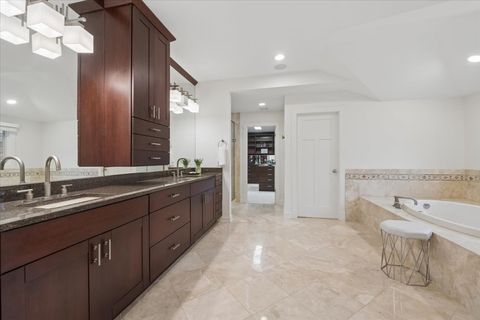 Tiny photo for 3 Elsinoor Drive, Lincolnshire, IL 60069 (MLS # 12609895)