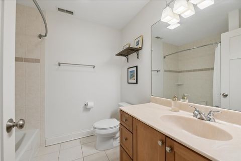 Tiny photo for 3 Elsinoor Drive, Lincolnshire, IL 60069 (MLS # 12609895)