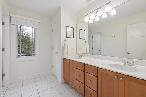 Tiny photo for 3 Elsinoor Drive, Lincolnshire, IL 60069 (MLS # 12609895)