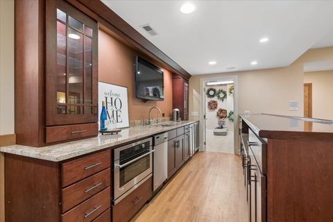 Tiny photo for 3 Elsinoor Drive, Lincolnshire, IL 60069 (MLS # 12609895)