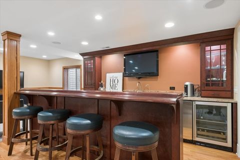 Tiny photo for 3 Elsinoor Drive, Lincolnshire, IL 60069 (MLS # 12609895)