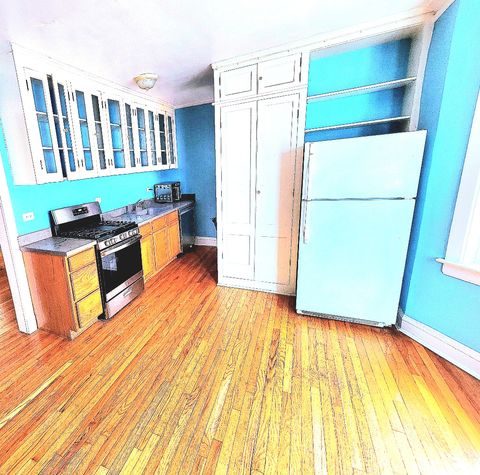 Tiny photo for 425 Wisconsin Avenue #2W, Oak Park, IL 60302 (MLS # 12425252)