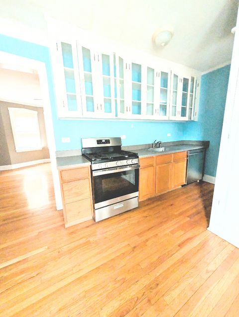 Tiny photo for 425 Wisconsin Avenue #2W, Oak Park, IL 60302 (MLS # 12425252)