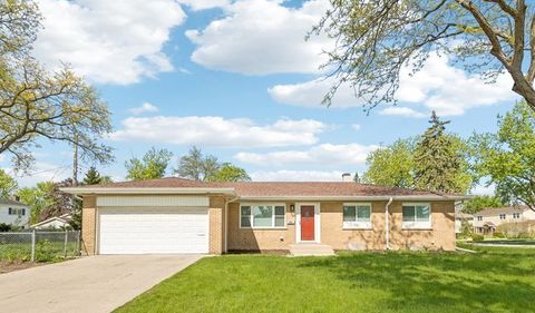 Photo of 866 Clark Lane, Des Plaines, IL 60016 (MLS # 12643094)