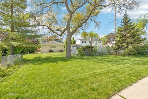 Tiny photo for 866 Clark Lane, Des Plaines, IL 60016 (MLS # 12643094)