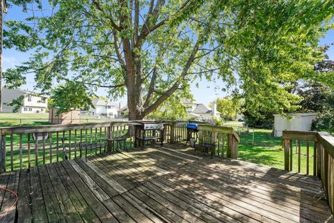 Tiny photo for 351 Juniper Court, Carol Stream, IL 60188 (MLS # 12460198)